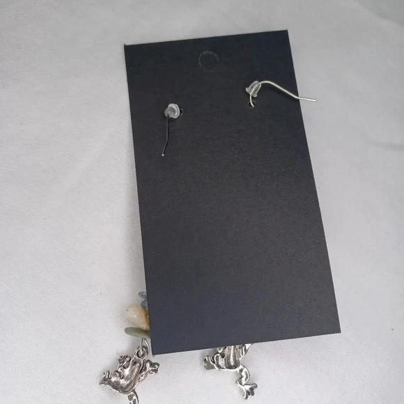 Handmade stone and frog earrings - Picture 3 of 3